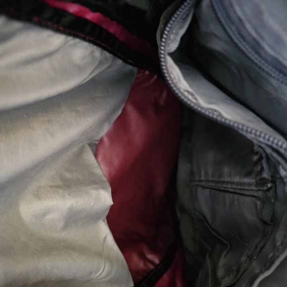 North Face Pink and Burgundy Recon Backpack - Picture 8 of 12